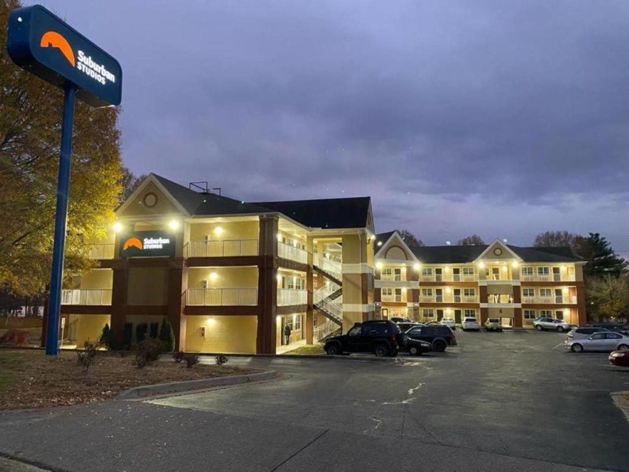 Suburban Studios Winston-Salem Near Hanes Mall Exterior foto